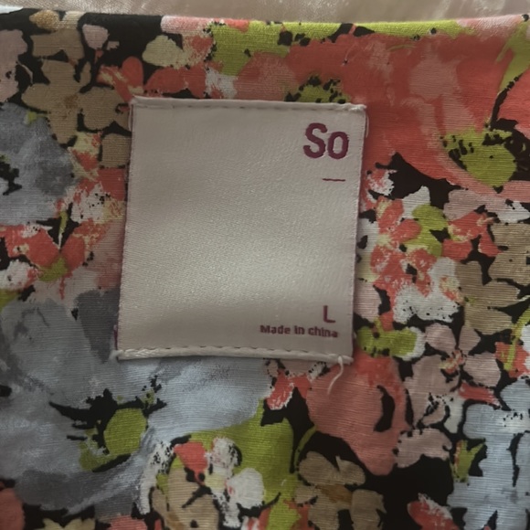 SO Loose Fitting Large Floral Crop Top - Picture 3 of 8